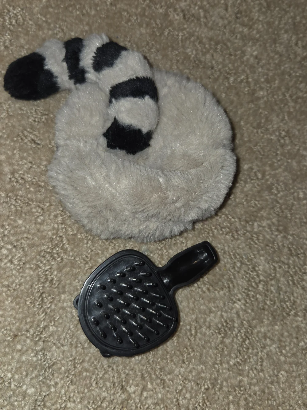 Na Na Na Surprise! Teens Gretchen Stripes Premium Raccoon Themed doll